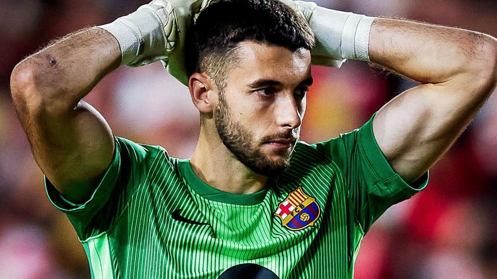 Joan García se lamenta tras su error ante el Real Oviedo