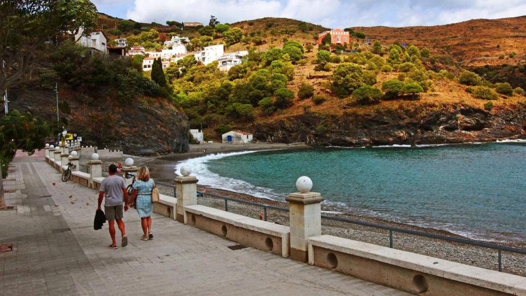 Este rincón de Cataluña es poco conocido por los turistas, Portbou