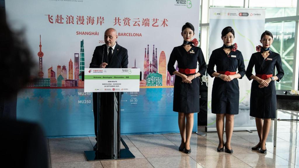 Carlos Prieto, delegat del Govern a Catalunya, en la inauguració de la nova ruta Barcelona-Shanghái de China Eastern Airlines