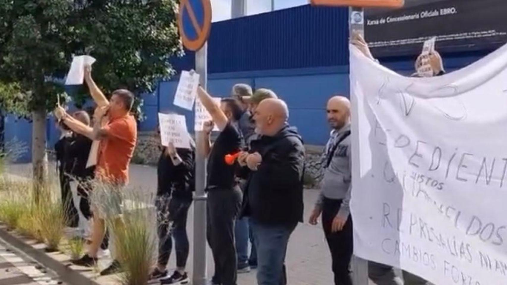 La Policía Local de Sant Adrià vuelve a pitar a la alcaldesa durante un homenaje con Salvador Illa