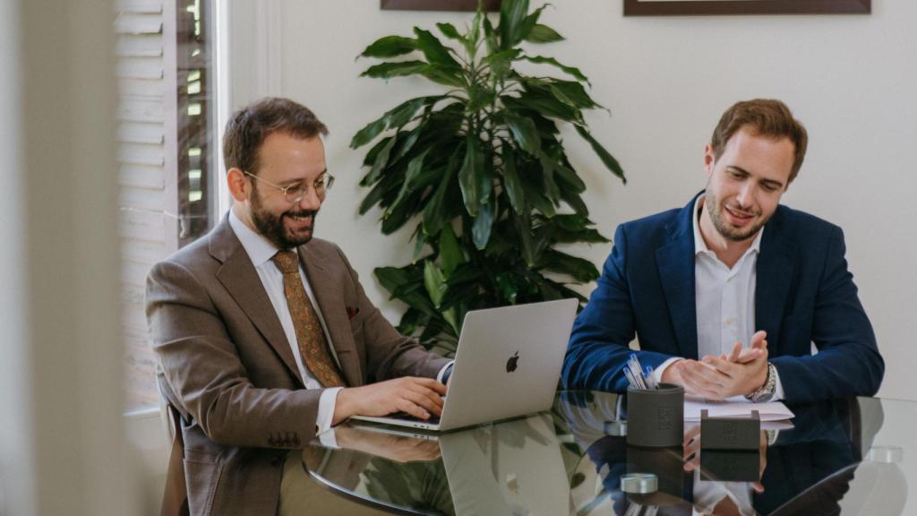 Juan Madridejos y Luis Alberto Álvarez, notarios de JLA Notaría / Cedida