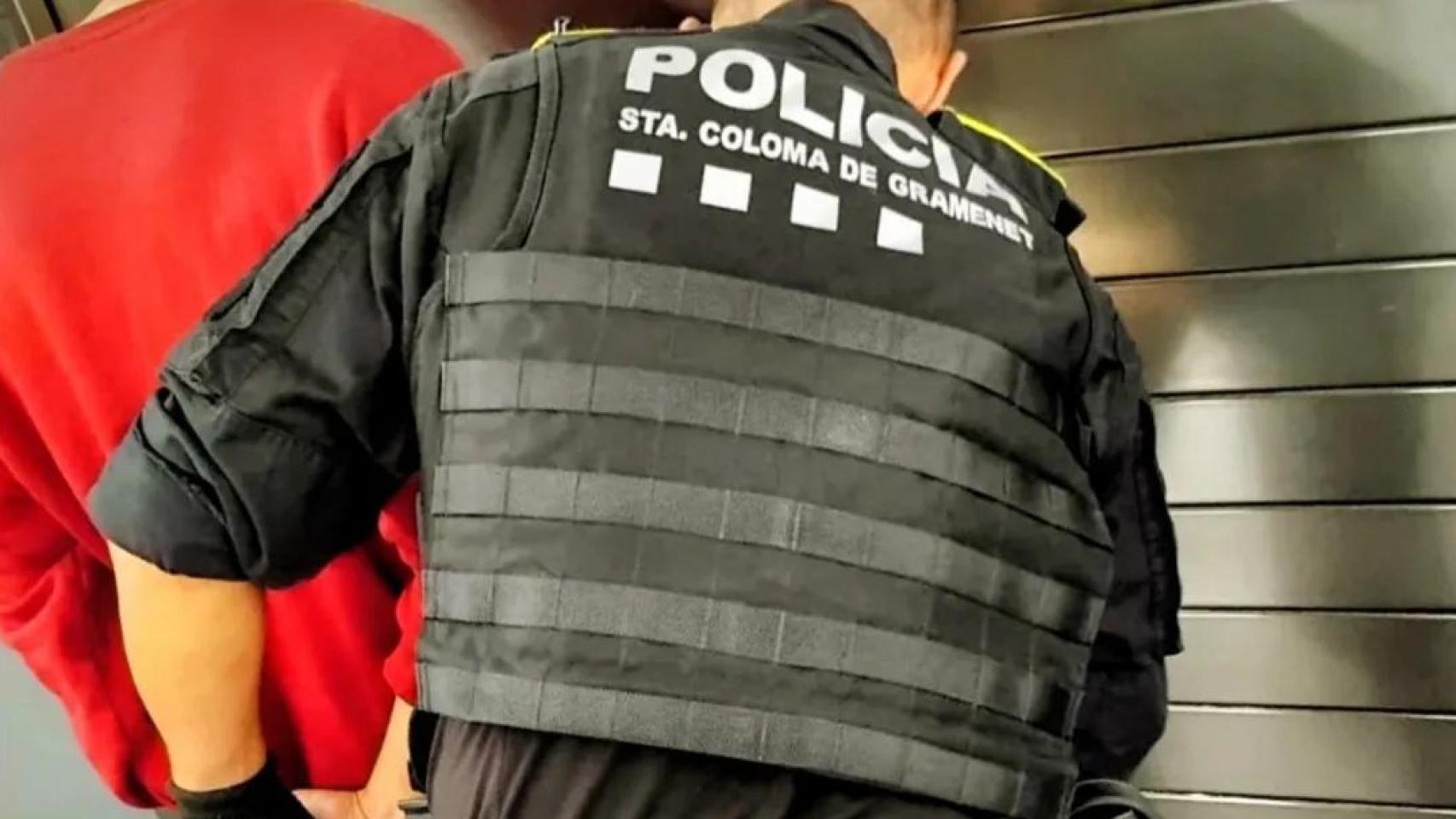 Operativo policial en el metro de Santa Coloma: detenidos e infracciones en Fondo