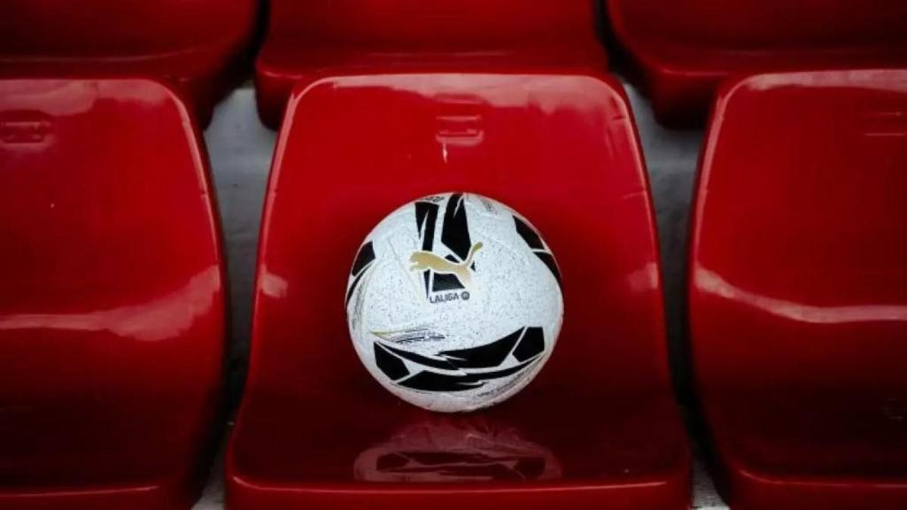 Balón de la Liga para los clásicos de esta temporada