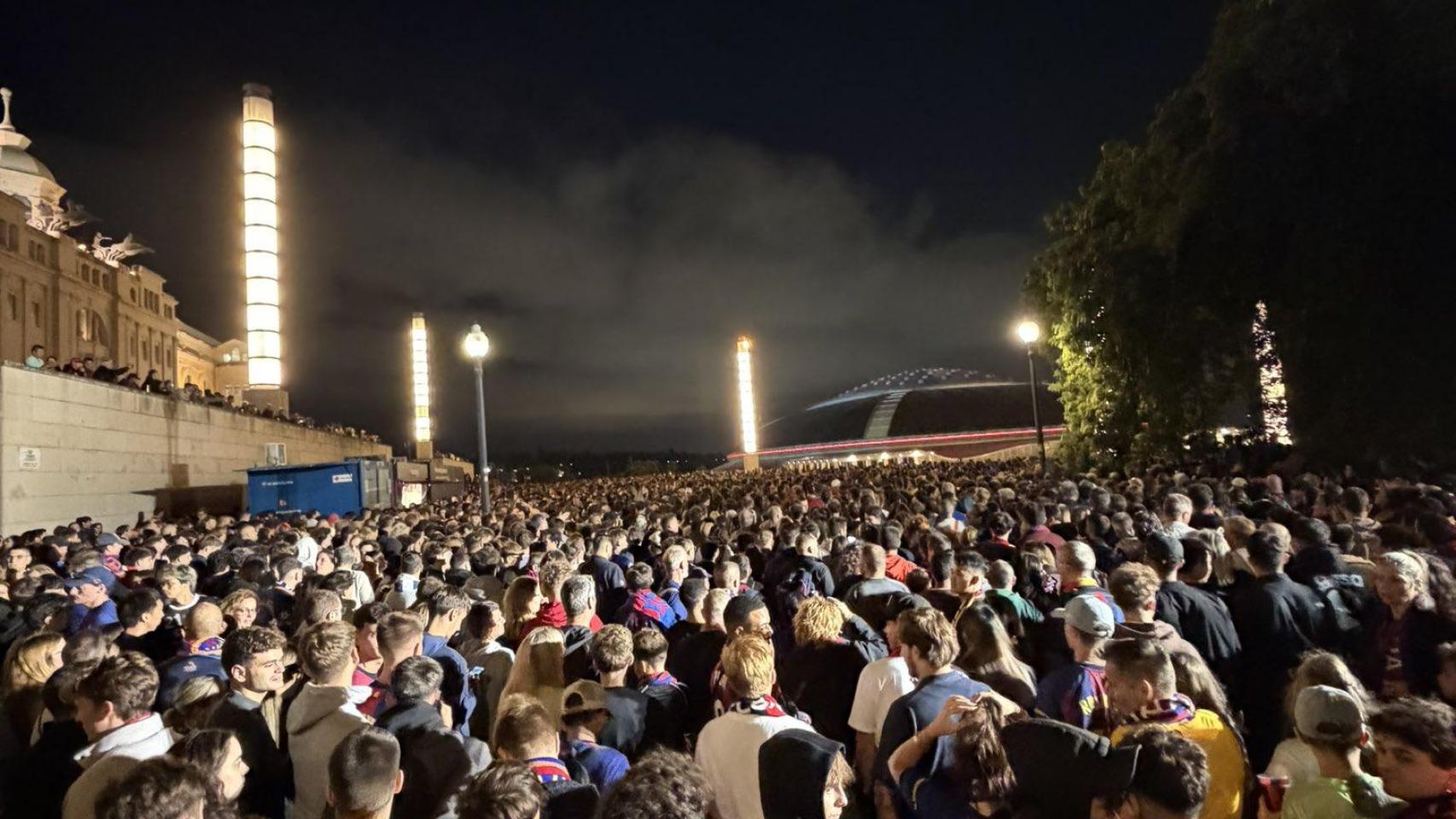 La afición del Barça, concentrada en un mismo acceso para salir de Montjuïc