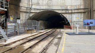 Túnel de las obras de la L9 en la futura estación Camp Nou