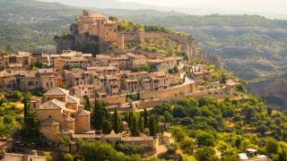 El pueblo a una hora de Lleida ideal para escaparse en otoño, Alquézar