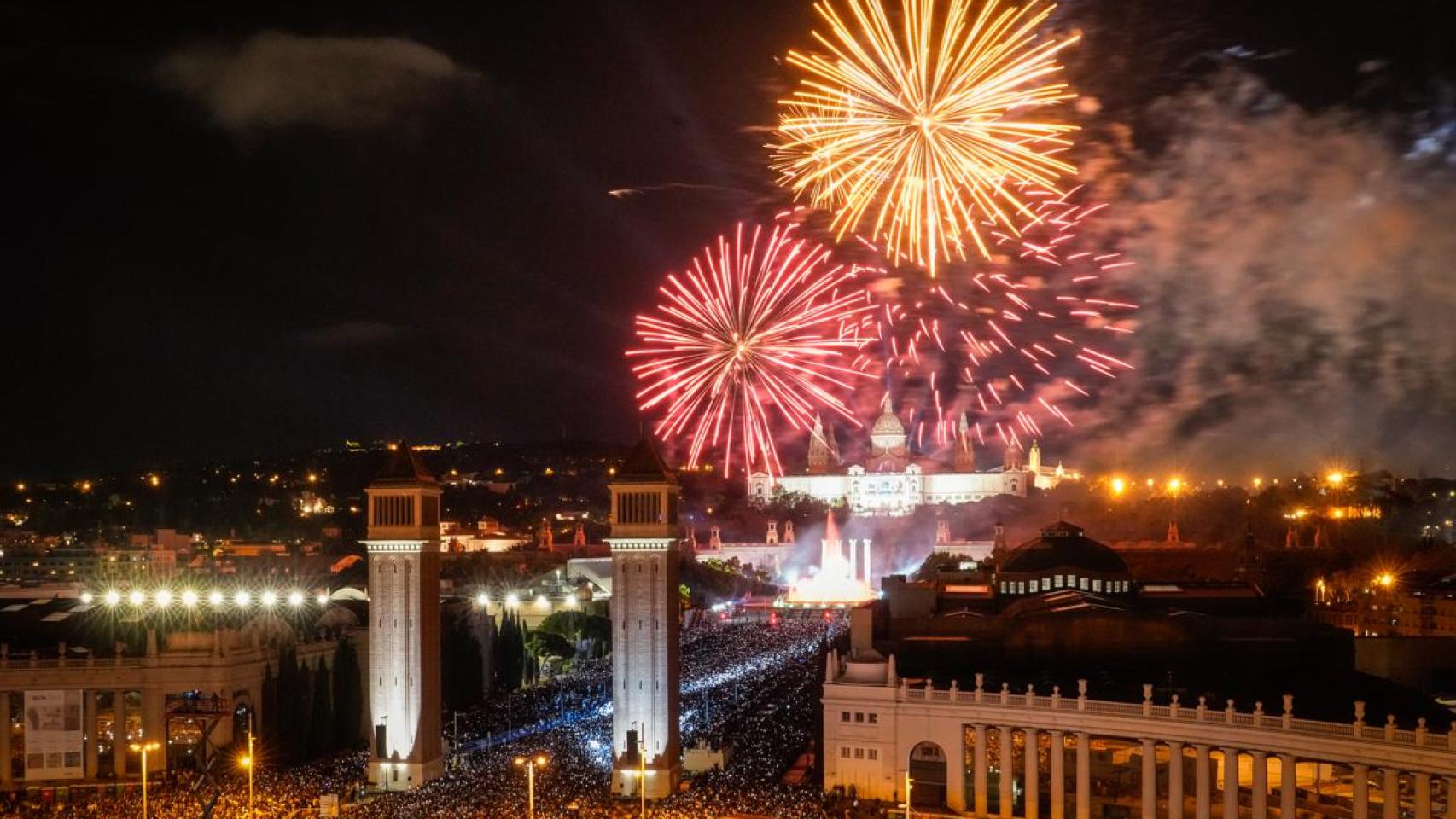 El Piromusical de Estopa cierra La Mercè con más de 110.000 personas en Montjuïc