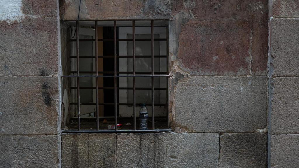 Una ventana en el barrio del Raval