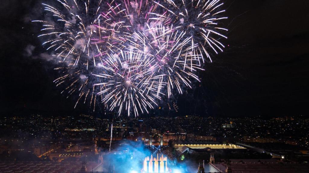 Piromusical de La Mercè 2025 a l'avinguda de la Reina Maria Cristina de Barcelona