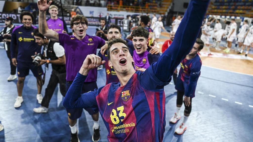 Los jugadores del Barça celebran su victoria en el Mundial de Clubes de balonmano
