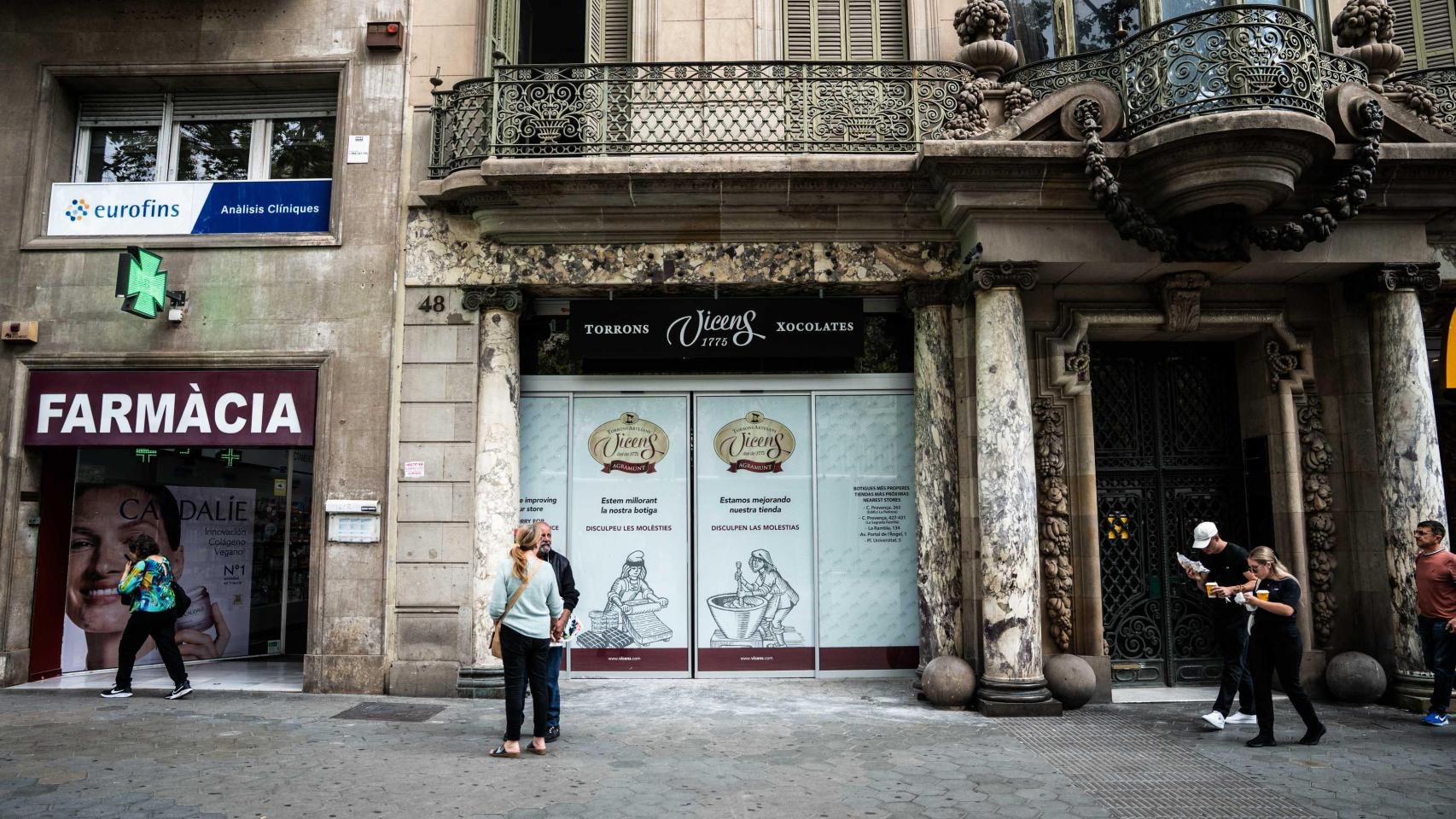 Tienda de Turrons Vicens de paseo de Gràcia, cerrada por las obras de ampliación