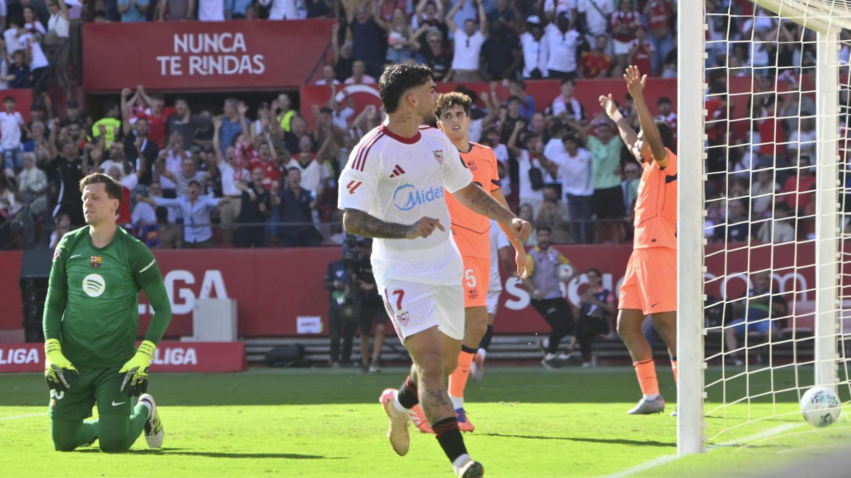 Szczesny, impotente tras el gol de Isaac Romero