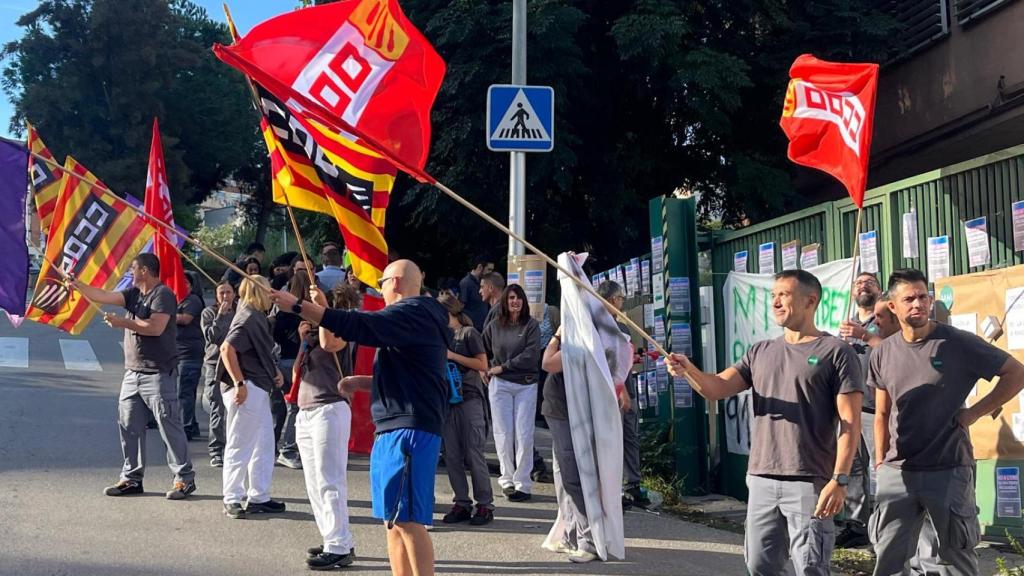Los trabajadores de MM Fiber Packaging durante una protesta