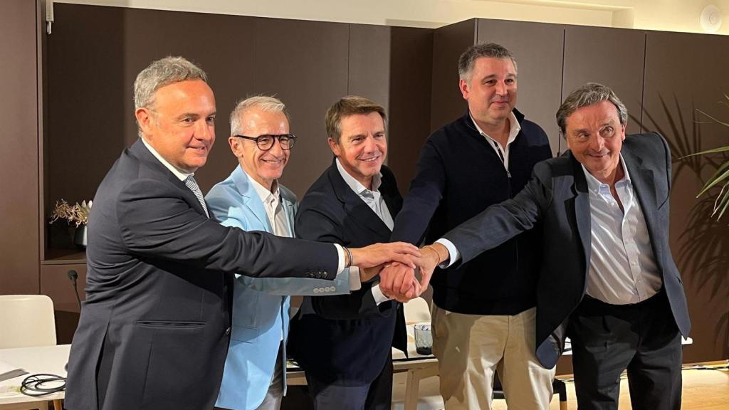 El presidente de Barcelona Oberta, Gabriel Jené; el secretario general de PIMEC, Josep Ginesta; el presidente de Hostelería de España, José Luís Álvarez; el director del Gremi de Restauració, Roger Pallarols; y el director de RRII de Foment, Benet Maimí