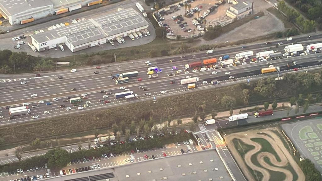 2 Carriles Cortados En La AP-7 Entre Santa Perpètua Y Barberà Del Vallès (Barcelona)