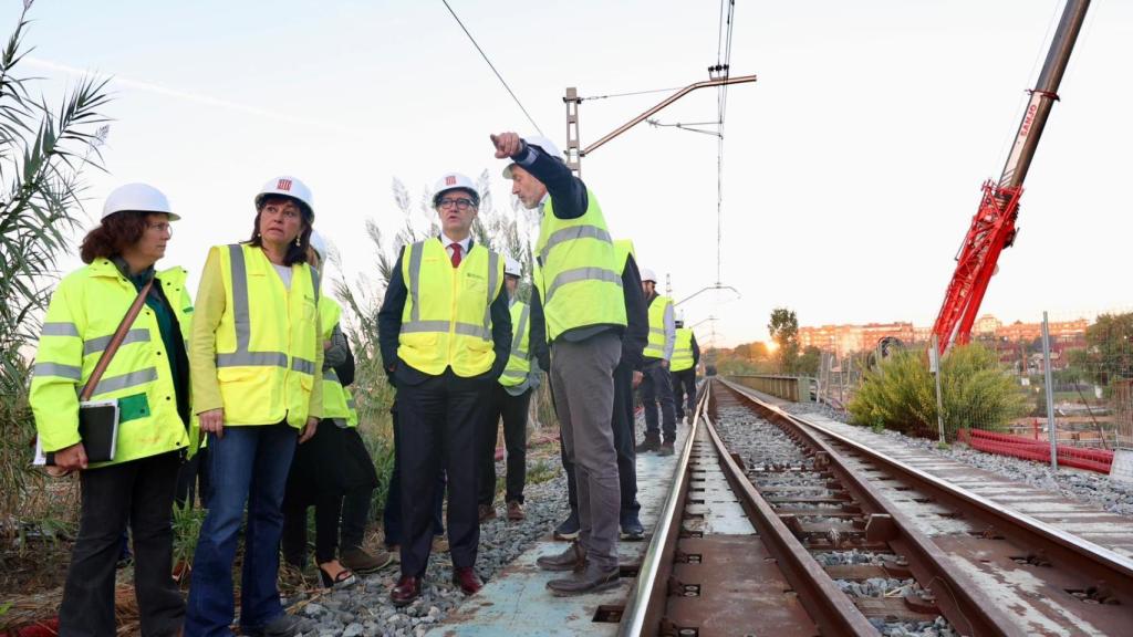 Visita del 'president' Salvador Illa y la 'consellera' Sílvia Paneque visitan el inicio de las obras de laR3 de Rodalies
