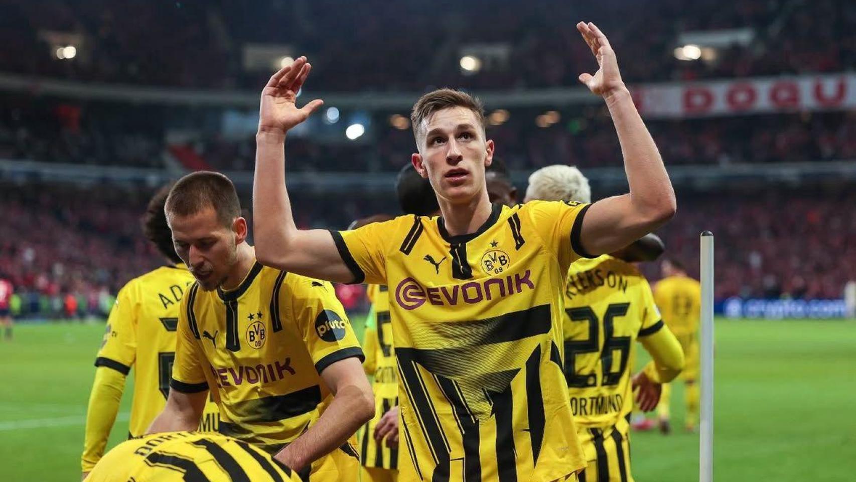 Nico Schlotterbeck celebra un gol con el Borussia Dortmund