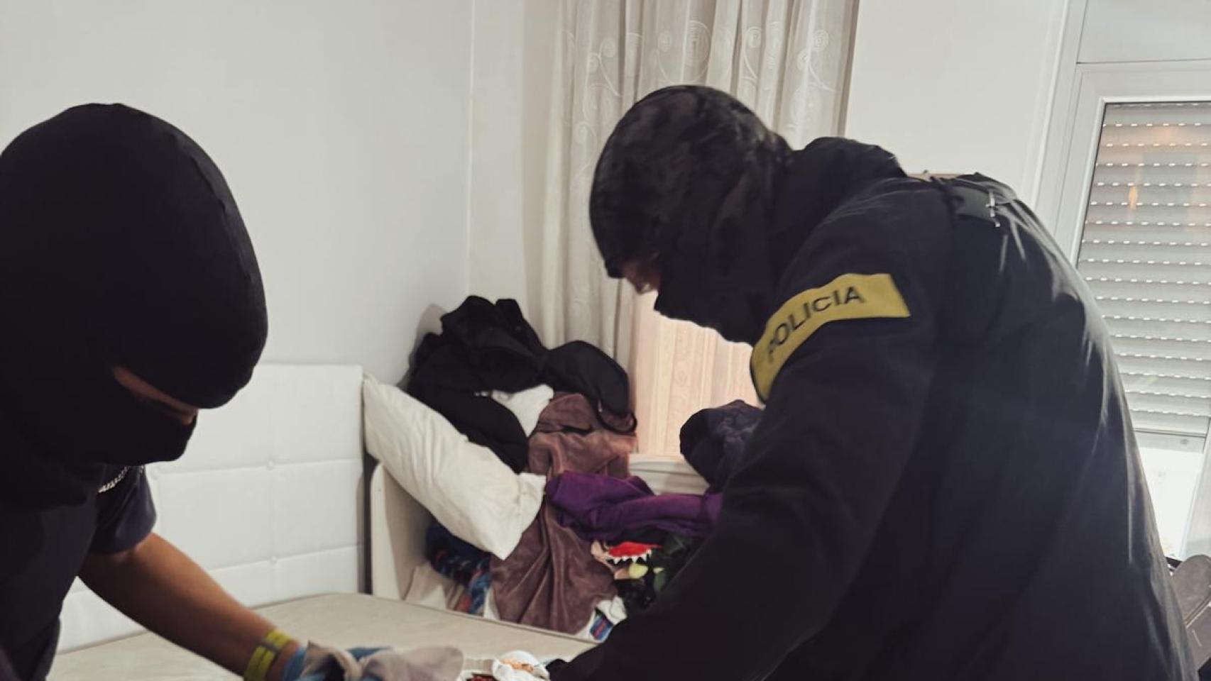 Dispositivo de los Mossos d'Esquadra contra el tráfico de drogas en la Mina