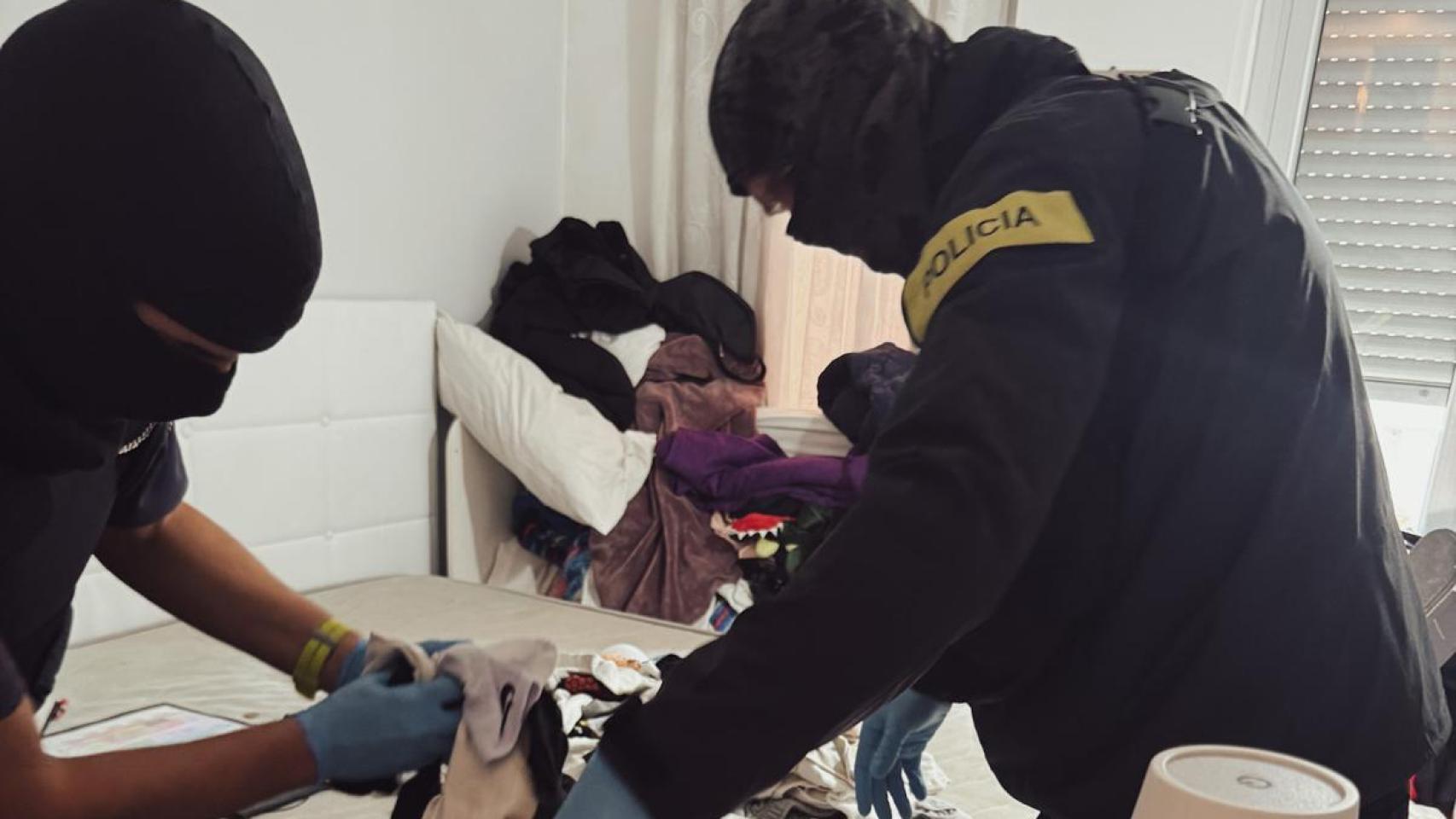 Dispositivo de los Mossos d'Esquadra contra el tráfico de drogas en la Mina