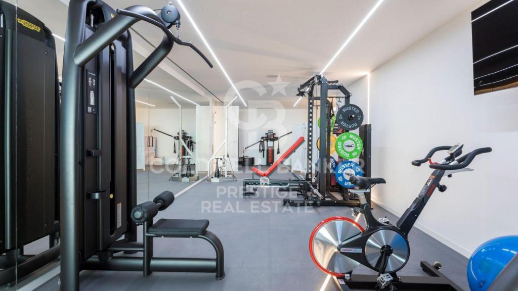 Gimnàs interior de la casa de Jordi Alba a Barcelona