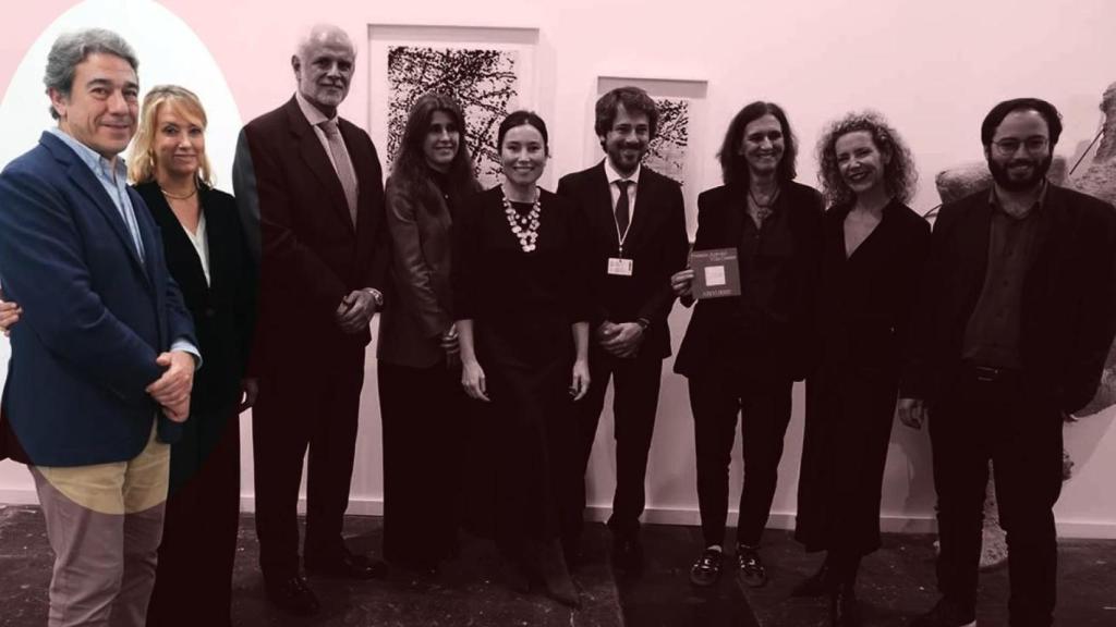 La fillastra d'Antoni Vila Casas (destacada a la imatge) ha fitxat al seu marit per gestionar la fundació