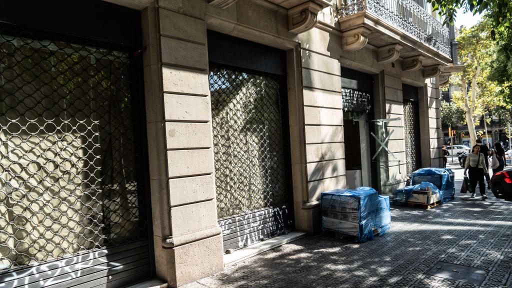 Local ubicado en el número 100 de Pau Claris donde abrirá el Santagloria