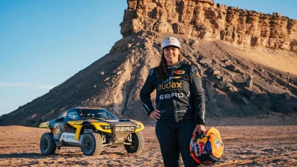 La piloto barcelonesa Laia Sanz con Ebro