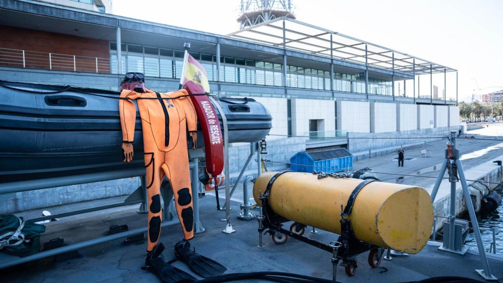 Detalls d'un dels vaixells de l'Armada Espanyola, al port de Barcelona
