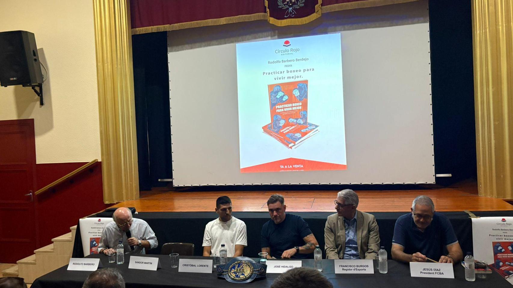 Imagen de la presentación del libro “Practicar Boxeo para vivir mejor”, en Sant Adrià