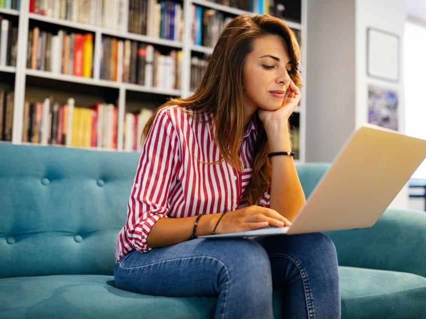 La Diputació de Barcelona ha habilitado un buscador en línea de empleo que permite crear un sistema personalizado de alertas