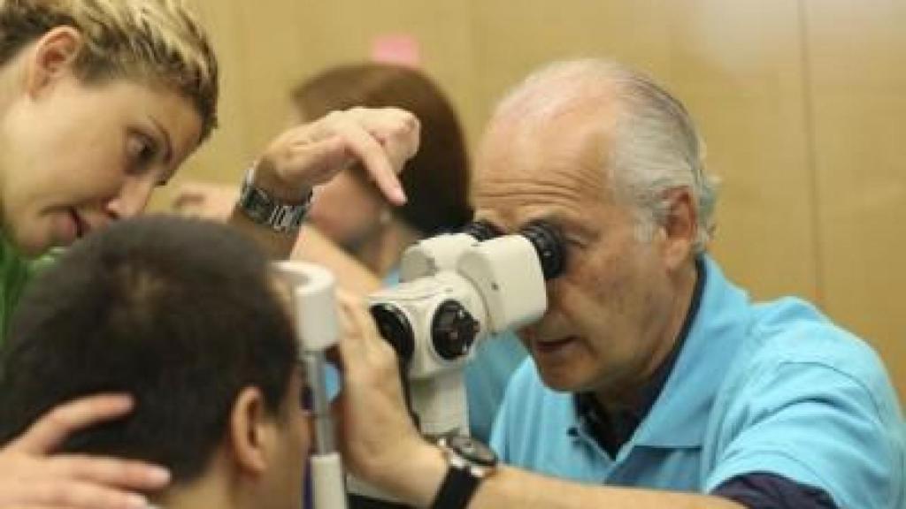 Una de les revisions visuals gratuïtes de la fundació 'Obre els Teus Ulls'