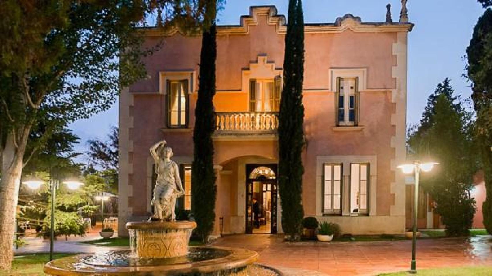 Exterior de la Casa Modolell en Sant Just Desvern, donde estaba el restaurante Torre de l’Hereu