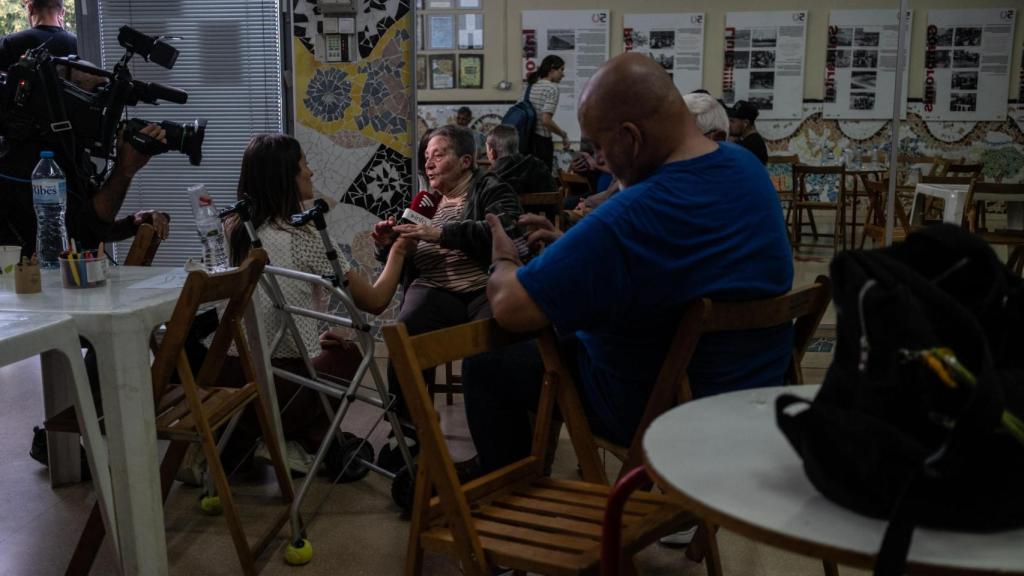 Veïns després de la fuga de gas a L'Hospitalet de Llobregat.jpeg