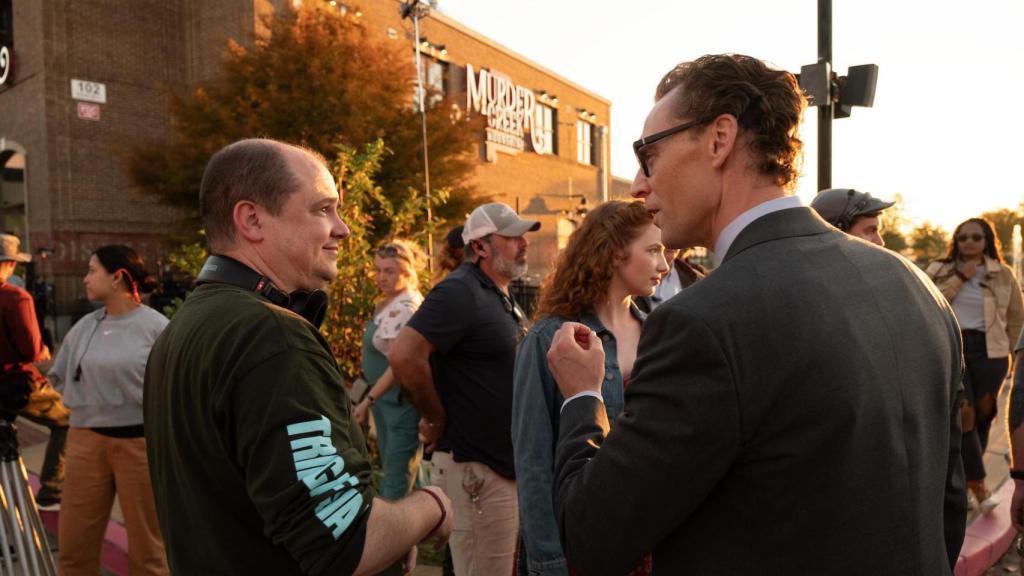 El director Mike Flannagan con el protagonista de 'La vida de Chuck'.