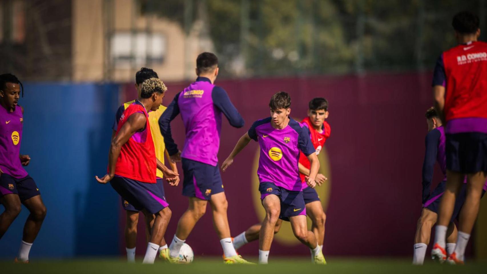 Los jugadores del Barça preparan el derbi contra el Girona en un entrenamiento