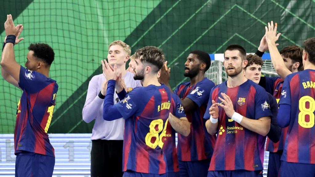 El Barça de balonmano celebra la victoria ante el Pelister