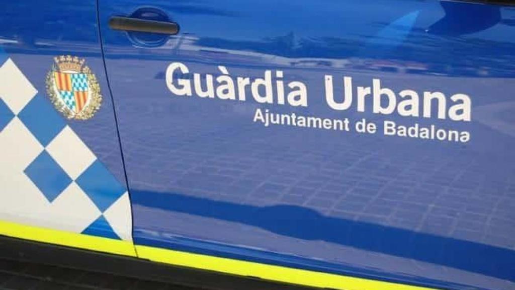 Un coche patrulla de la Guardia Urbana de Badalona