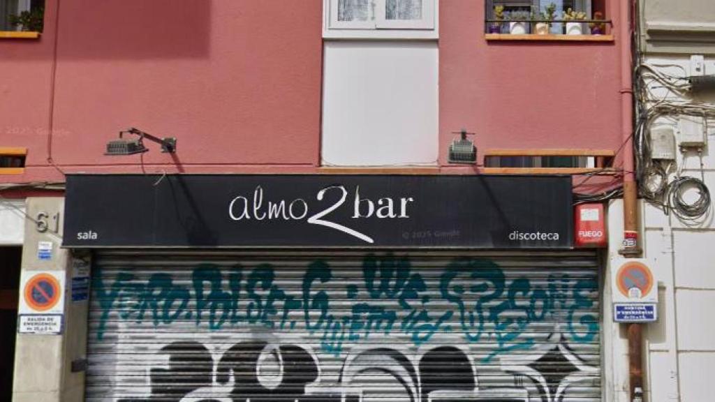 Cartel de la discoteca Almp2bar de Barcelona