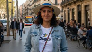 Chica ecuatoriana en Barcelona / Generada con IA