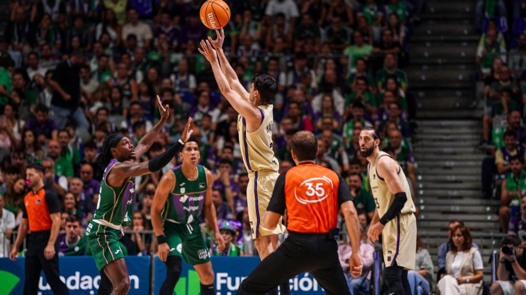 Juani Marcos se destapa con un triple en el Unicaja-Barça de basket de Liga ACB