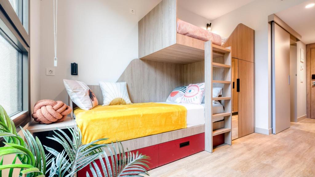 Una habitació de la residència de Livensa Living a Sants-Badal