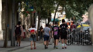 Barcelona destina 3,6 milions per a menors vulnerables: 4 de cada 10, en risc de pobresa