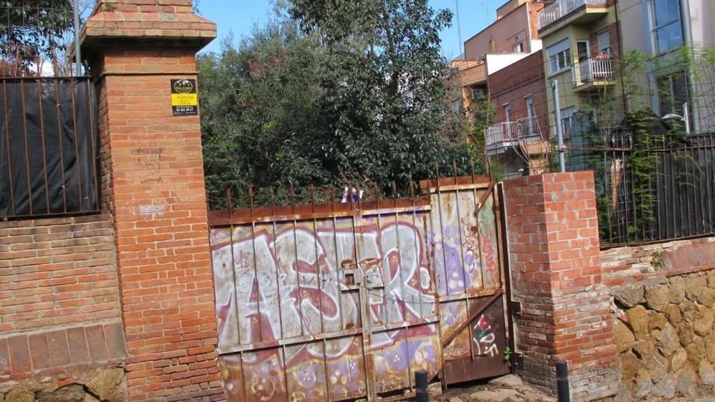 Adiós a una casa modernista: la zona alta de Barcelona gana una residencia para mayores pese a la oposición vecinal