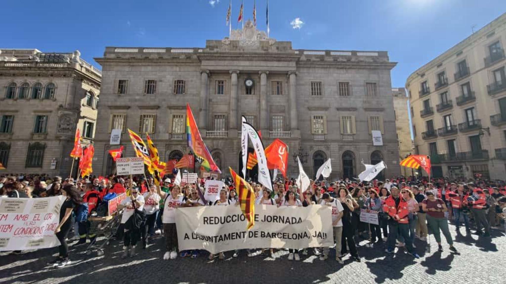 Los trabajadores municipales retoman el conflicto en Barcelona con huelgas y manifestaciones