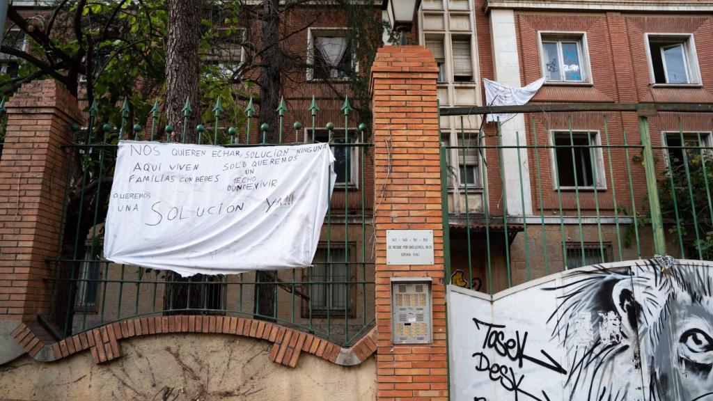 El cuartel okupado de la Guardia Civil en Sabadell