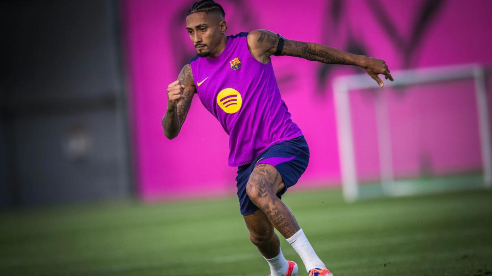 Raphinha, en un entrenamiento del Barça previo al clásico contra el Real Madrid