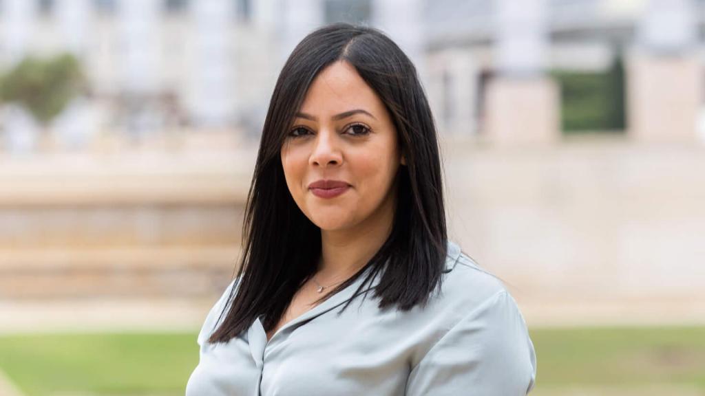 La comisionada de Barcelona Sara Belbeida