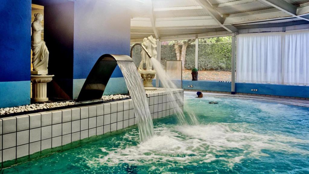 Piscina del balneario de Vallfogona de Riucorb