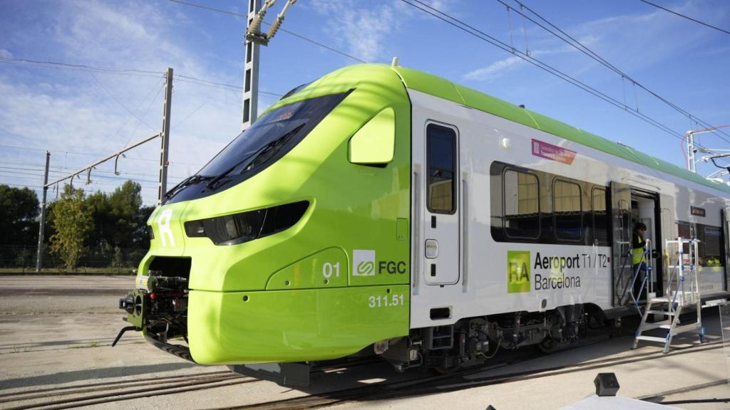 El nuevo tren de Alstom para la línea de FGC entre el centro de Barcelona y el Aeropuerto Josep Tarradellas Barcelona - El Prat