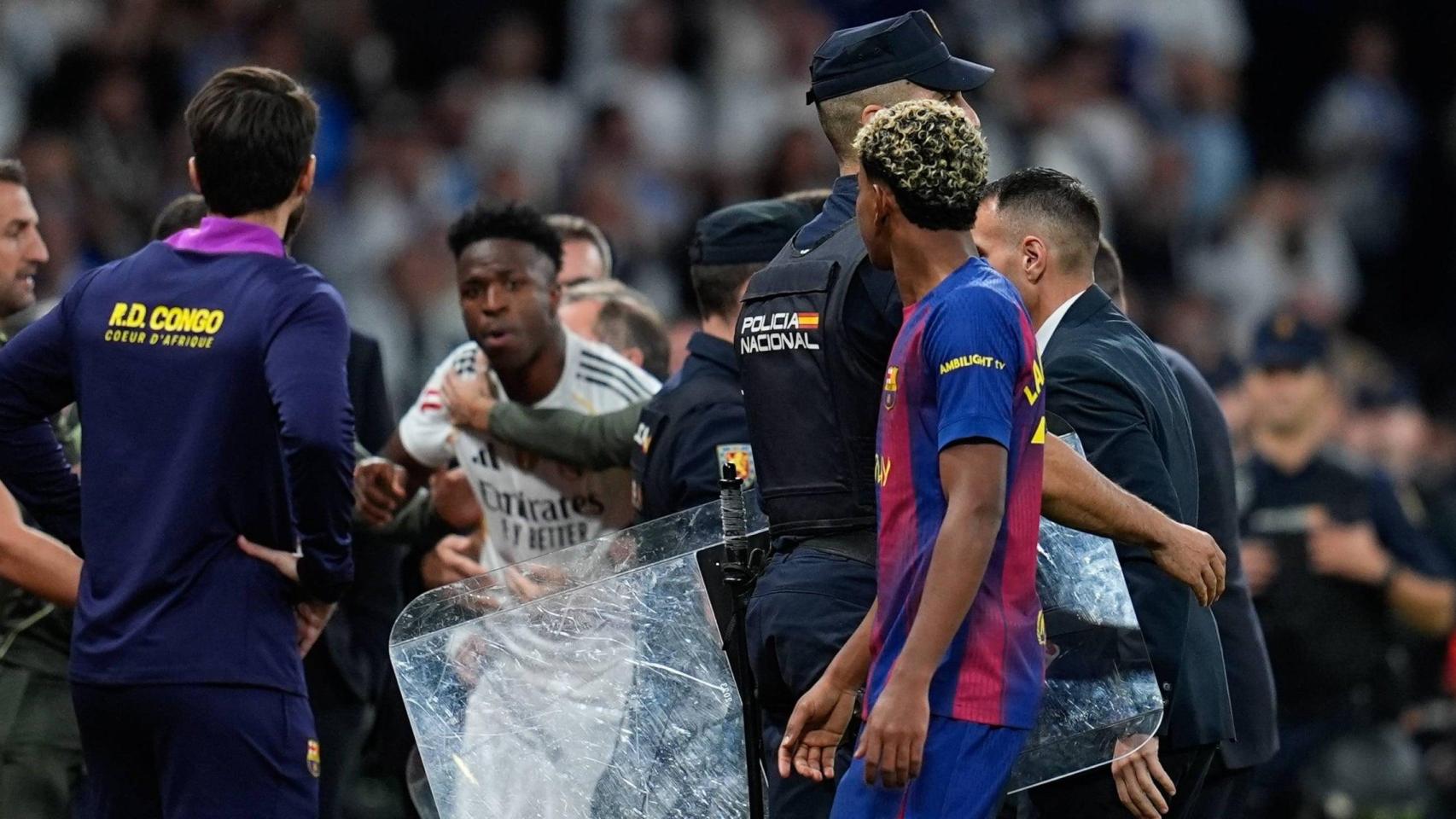 Vinicius Jr increpa y provoca a Lamine Yamal tras el clásico Real Madrid-Barça